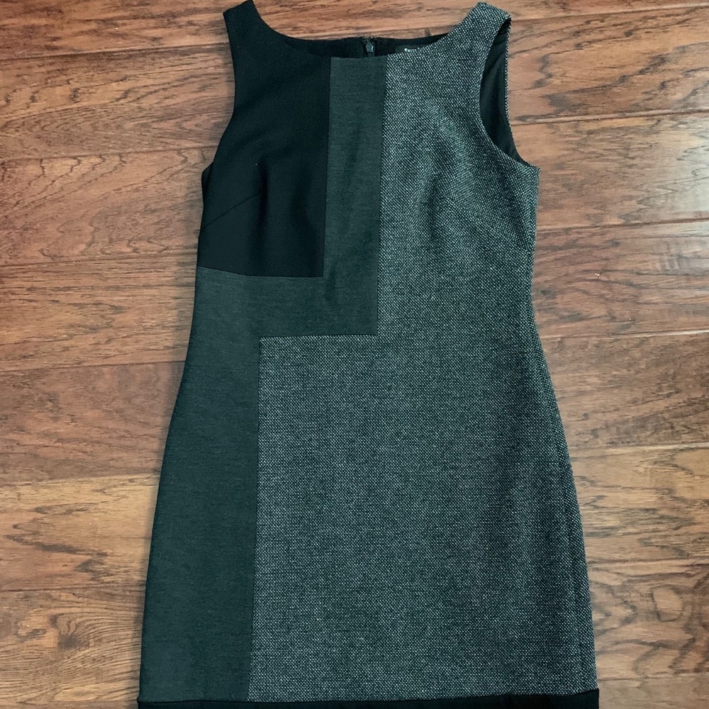 White House Black Market Sleeveless Fitted Dress